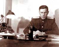Новоуральск. Первый начальник милиции Иканин А. Е. в кабинете.